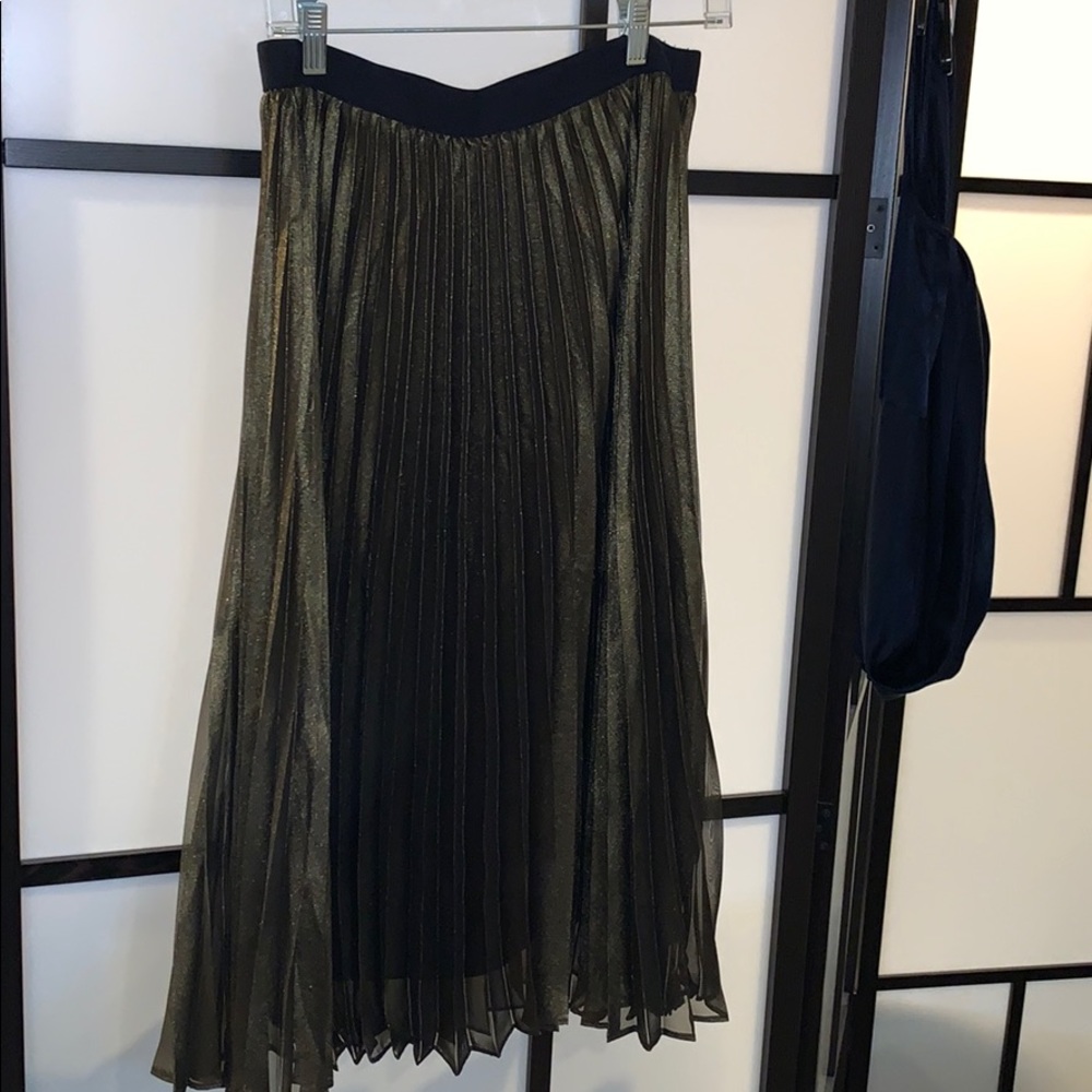 WHBM pleated gold/black midi skirt